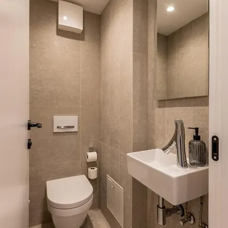 Luxury Luce Seaside Heated Pool Sauna 别墅 *