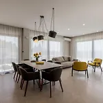Luxury Luce Seaside Heated Pool Sauna Вилла Potomje