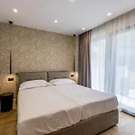 Luxury Luce Seaside Heated Pool Sauna *