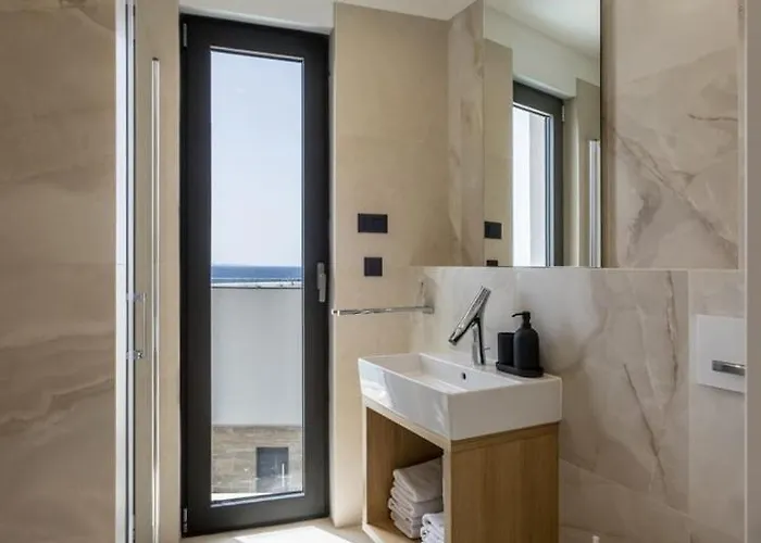 Luxury Luce Seaside Heated Pool Sauna Villa