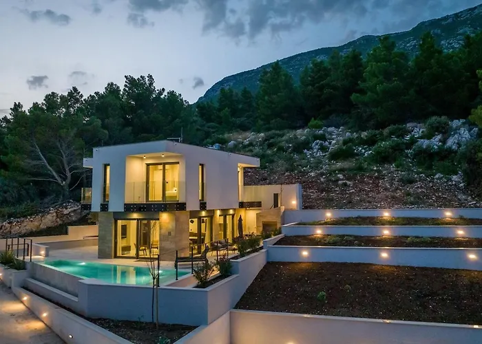Luxury Luce Seaside Heated Pool Sauna Villa *